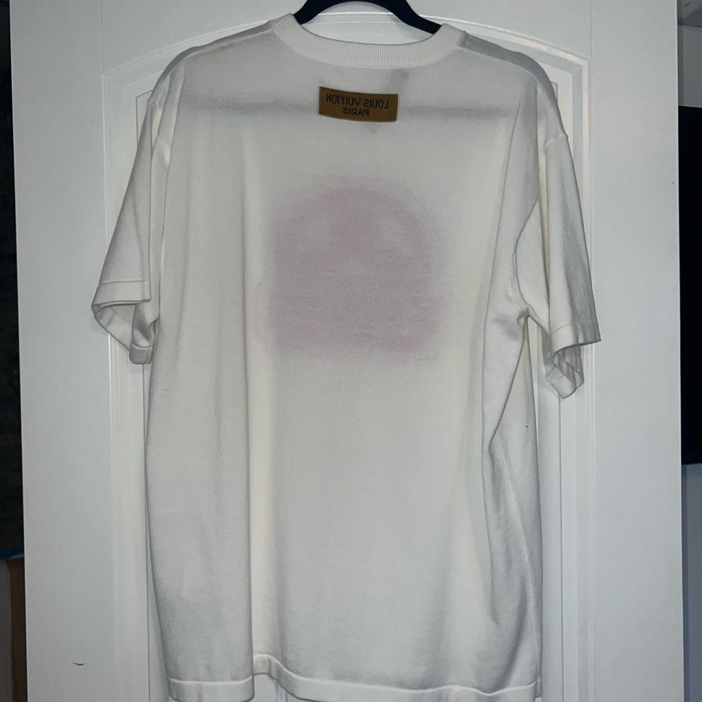 Louis Vuitton Men’s White T-Shirt with Pink Logo - Picture 3 of 6